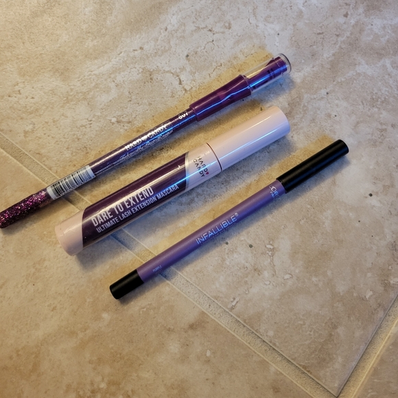 Purple Makeup Kit - Picture 2 of 3